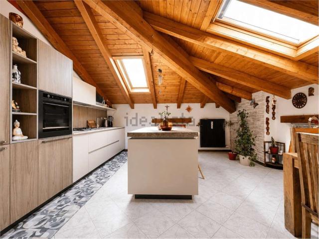 Appartamento in vendita di 154 m² in Via Valle