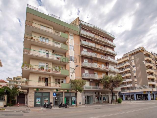 Appartamento in vendita di 154 m² in Viale G. Marconi, 261