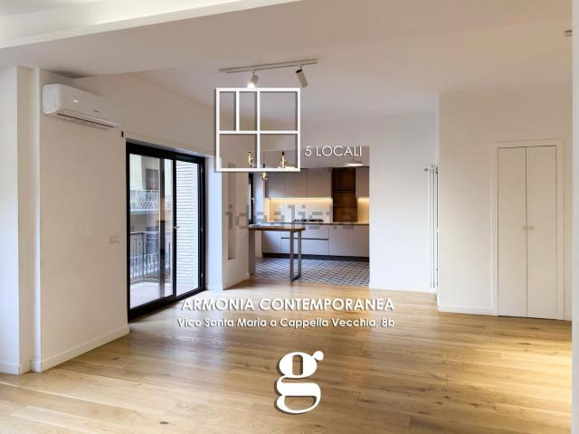 Appartamento in vendita di 154 m² in Vico Santa Maria a Cappella Vecchia, 8