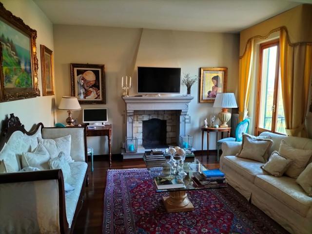 Appartamento in vendita di 155 m²