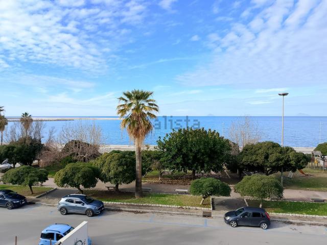 Appartamento in vendita di 155 m² in Via Cosenz