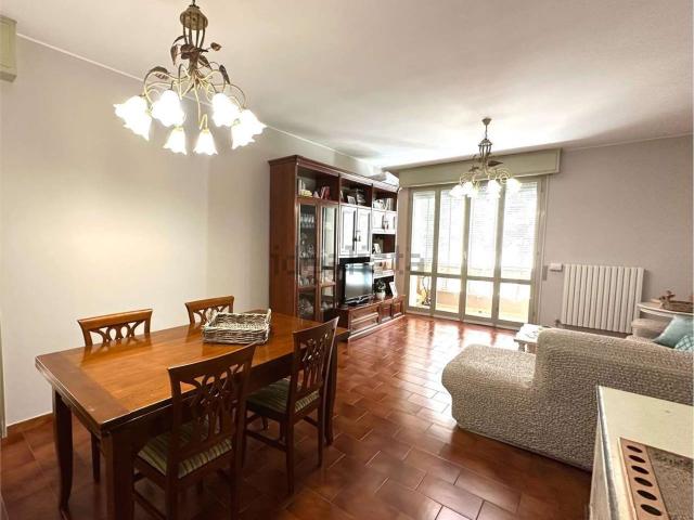 Appartamento in vendita di 155 m² in Via Carlo Marx, 87