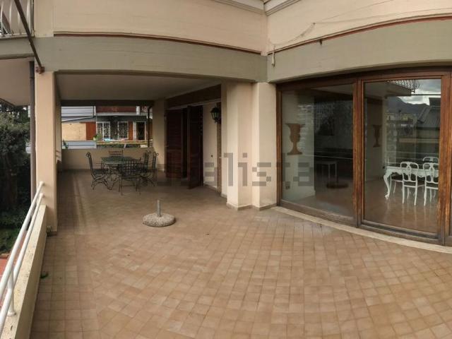 Appartamento in vendita di 155 m² in Via Circumvallazione