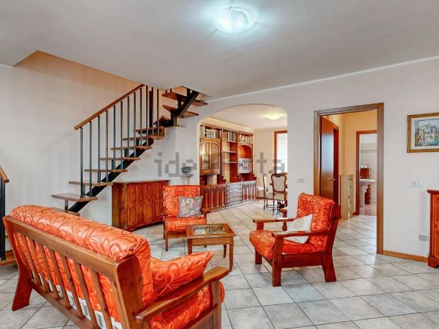 Appartamento in vendita di 155 m² in Via Cristoforo Colombo, 17