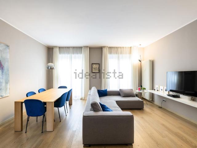 Appartamento in vendita di 155 m² in Via Antonio Locatelli, 40
