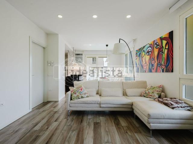 Appartamento in vendita di 155 m² in Via Andrea Cesalpino