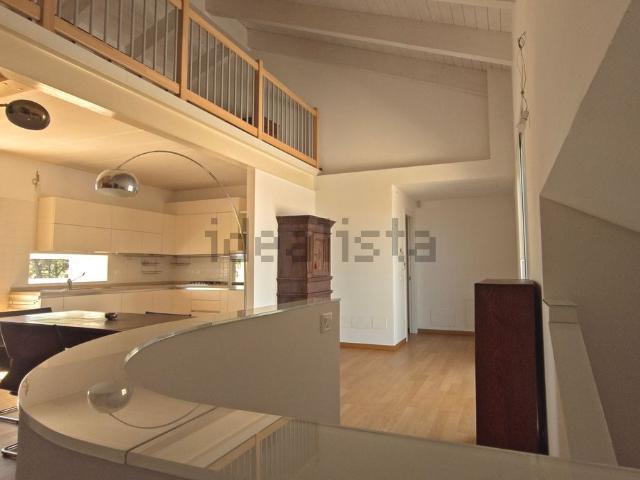 Appartamento in vendita di 155 m² in Via Achille Borghi, 8