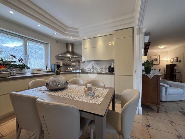 Appartamento in vendita di 155 m² in Via Aldo Moro, 2