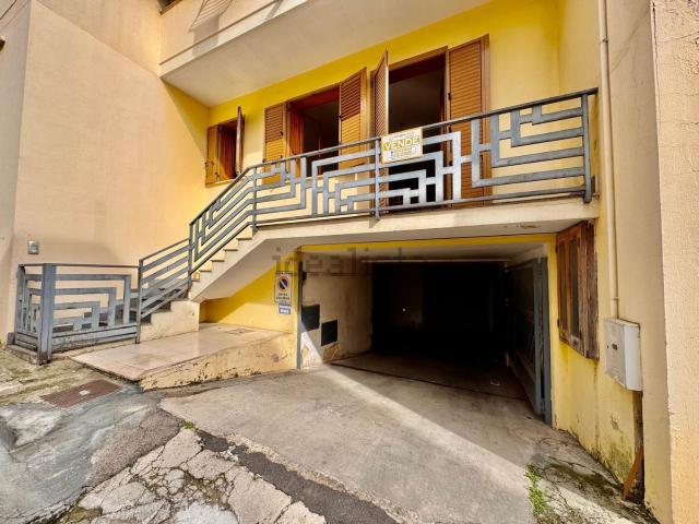 Appartamento in vendita di 155 m² in Via Alessandro Manzoni