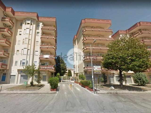 Appartamento in vendita di 155 m² in Via Giuseppe Avezzana, 35