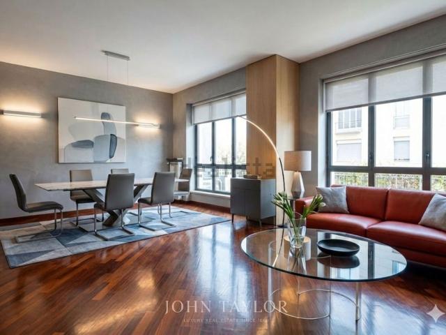 Appartamento in vendita di 155 m² in Via Giuseppe Frua