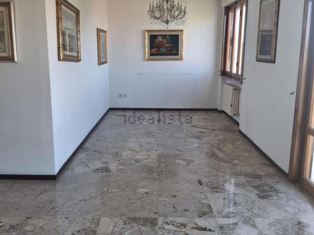 Appartamento in vendita di 155 m² in Via Giovanni Amendola