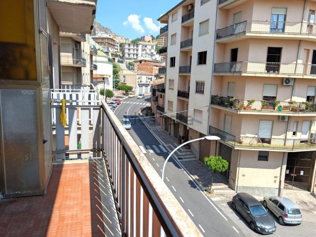 Appartamento in vendita di 155 m² in Via Giovanni Amendola, 28