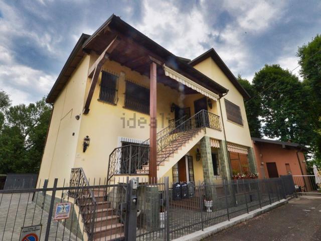 Appartamento in vendita di 155 m² in Via Giovanni Pascoli, 13