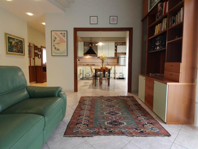 Appartamento in vendita di 155 m² in Via Giovanni Verga