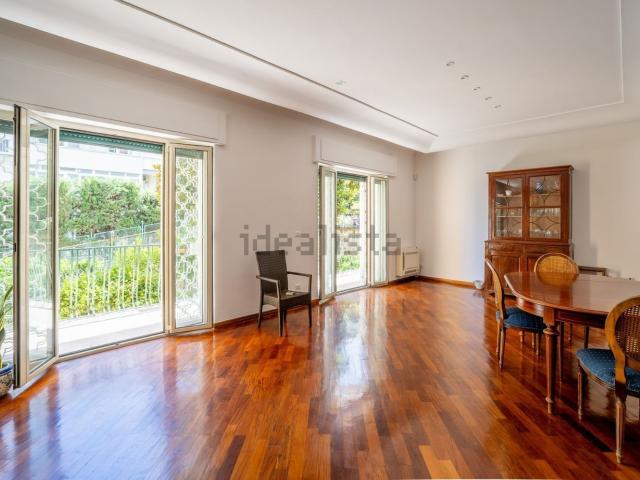 Appartamento in vendita di 155 m² in Via Giovenale, 25