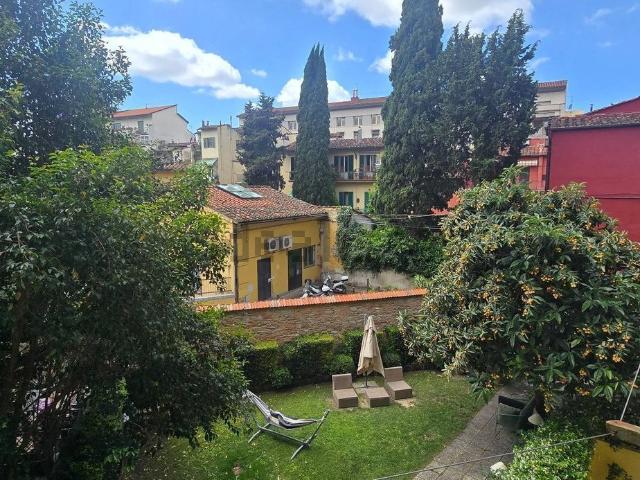 Appartamento in vendita di 155 m² in Via Guido Monaco