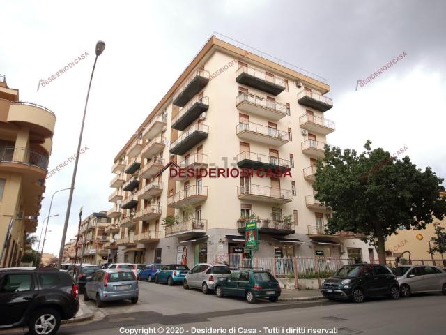 Appartamento in vendita di 155 m² in Via Dante Alighieri