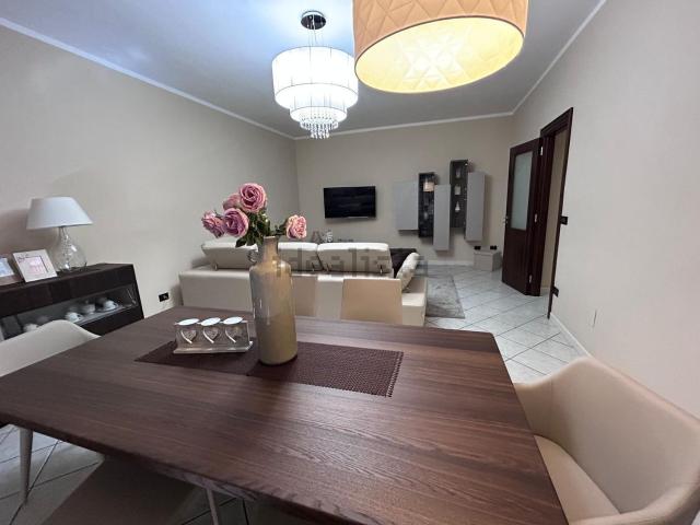 Appartamento in vendita di 155 m² in Via Dante Alighieri