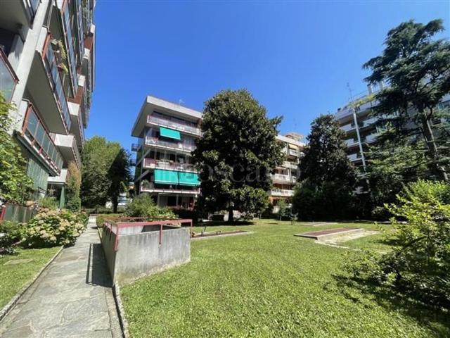 Appartamento in vendita di 155 m² in Via degli Anemoni