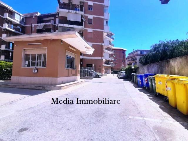 Appartamento in vendita di 155 m² in Via dell&apos Olimpiade