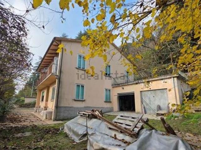 Appartamento in vendita di 155 m² in Via della Quercia