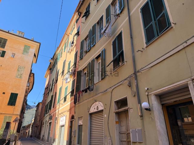 Appartamento in vendita di 155 m² in Via Enrico Cialdini, 21