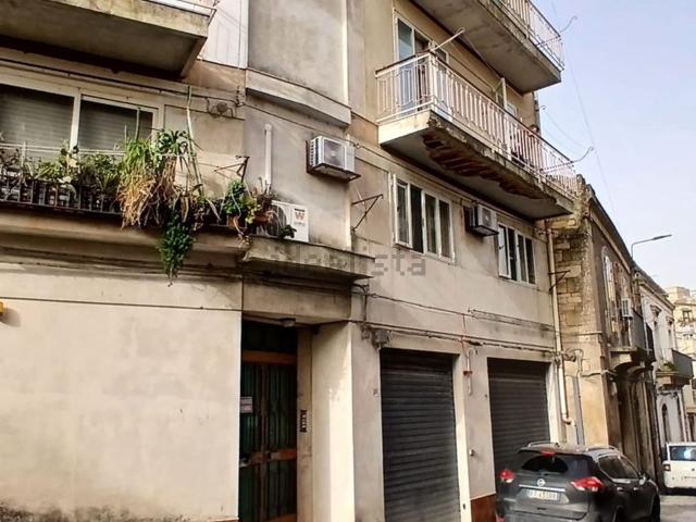 Appartamento in vendita di 155 m² in Via Fontana