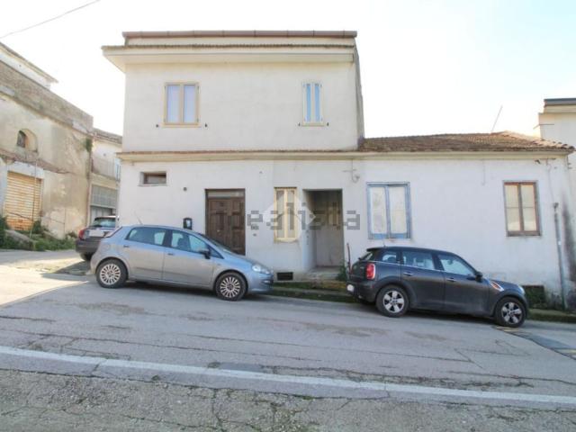 Appartamento in vendita di 155 m² in Via Fratelli della Valle, 21