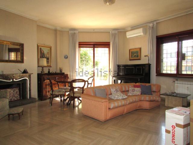 Appartamento in vendita di 155 m² in Via Isidoro del Lungo