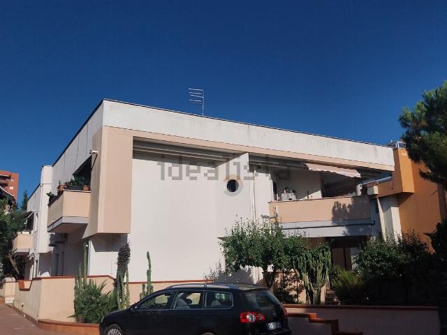 Appartamento in vendita di 155 m² in Via Lago di Lugano, 9
