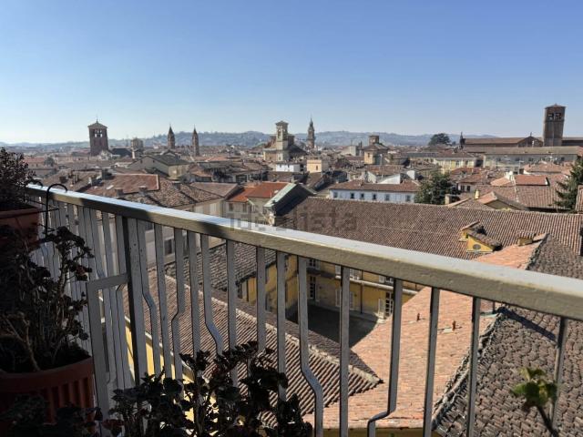 Appartamento in vendita di 155 m² in Via Luigi Marchino, 15