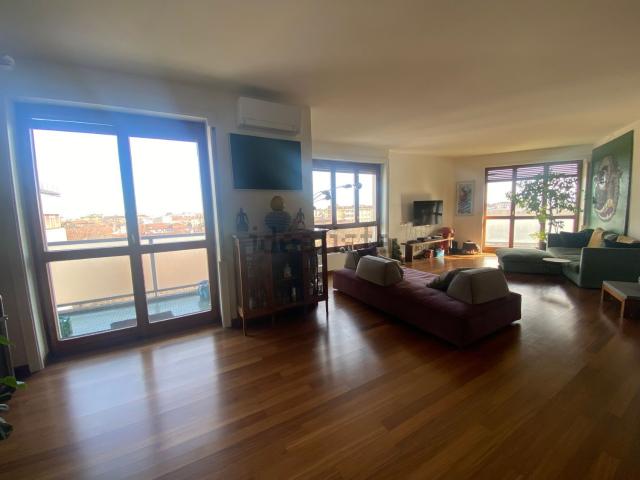 Appartamento in vendita di 155 m² in Via Mario Pagano