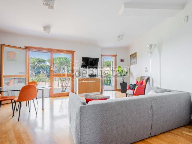 Appartamento in vendita di 155 m² in Via Sorelle Radecchi, 28