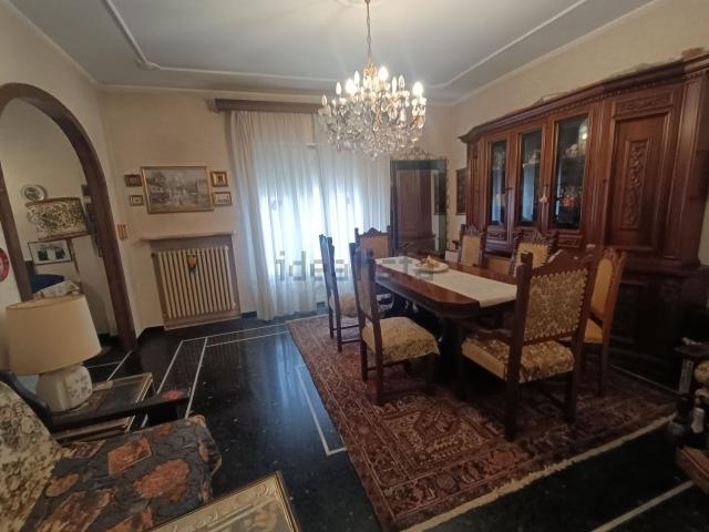 Appartamento in vendita di 155 m² in Via Sabazia