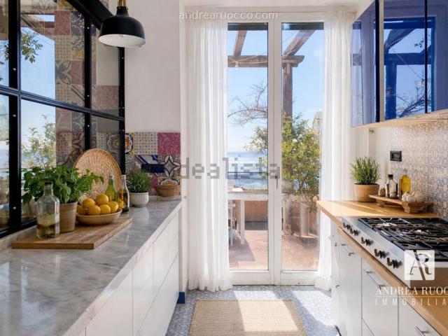 Appartamento in vendita di 155 m² in Via Salvatore de Renzi, 9