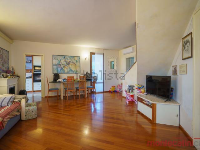 Appartamento in vendita di 155 m² in Via Papa Giovanni XXIII, 22
