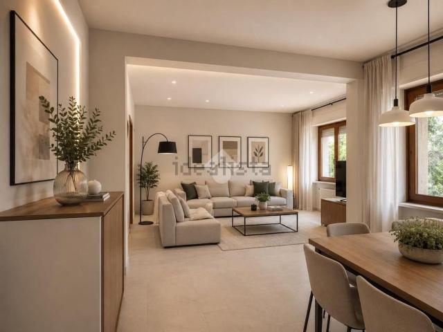 Appartamento in vendita di 155 m² in Via Pietro Castellino, 141
