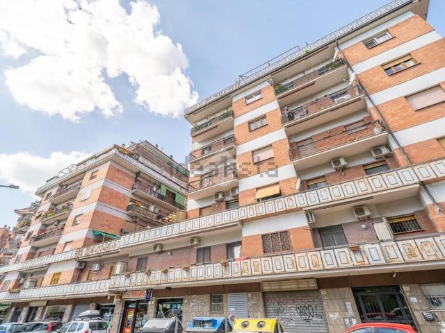 Appartamento in vendita di 155 m² in Via Pisino, 193