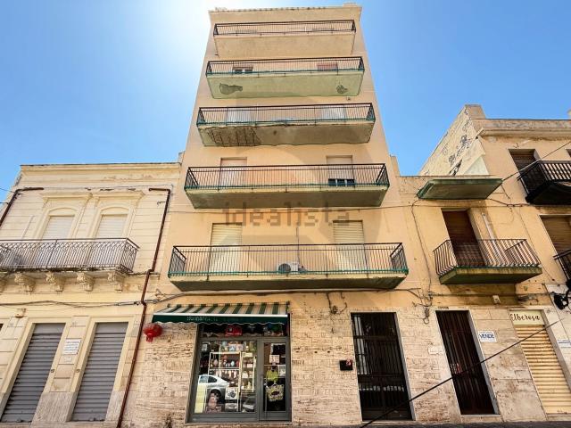 Appartamento in vendita di 155 m² in Via Principe Umberto, 175
