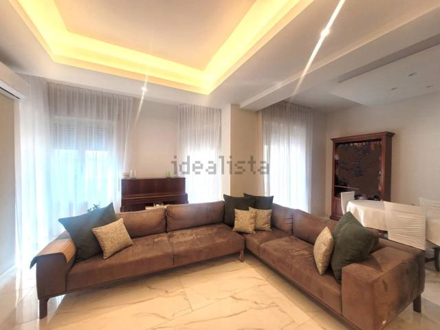 Appartamento in vendita di 155 m² in Via Teramo, 13