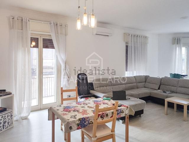 Appartamento in vendita di 155 m² in Via Vincenzo Casagrandi, 59