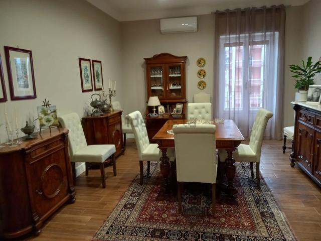 Appartamento in vendita di 155 m² in Viale Magna Grecia, 57