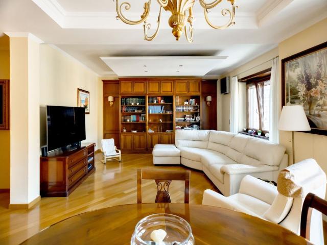 Appartamento in vendita di 155 m² in Largo Lucio Apuleio