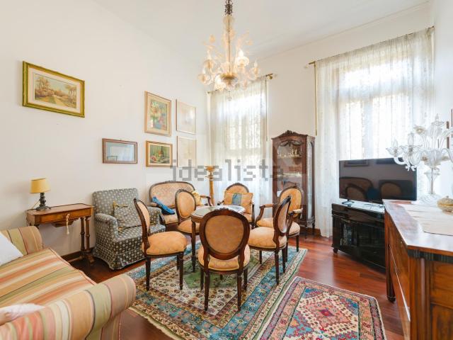Appartamento in vendita di 155 m² in Piazza del Castello, 2
