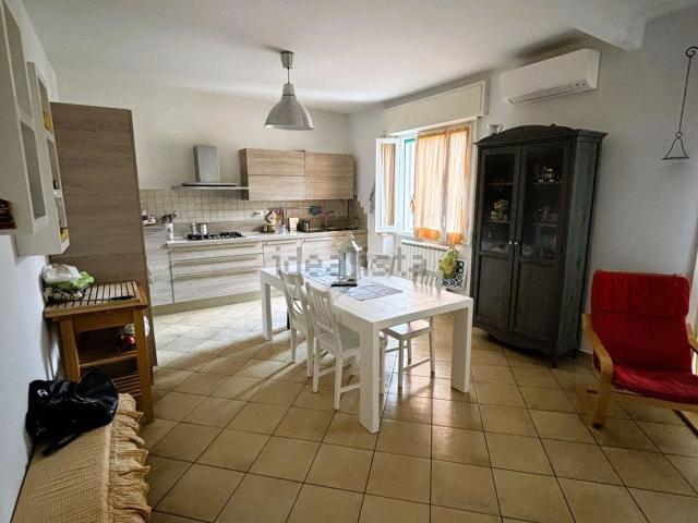 Appartamento in vendita di 156 m² in Via Arno