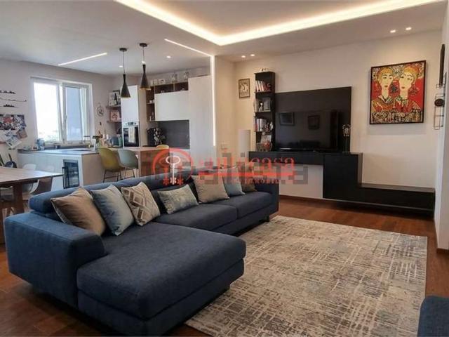 Appartamento in vendita di 156 m² in Via Bari