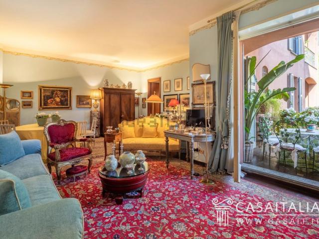 Appartamento in vendita di 156 m² in Via Giuseppe Sacchi