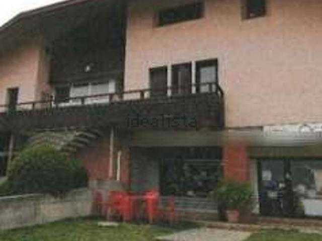 Appartamento in vendita di 156 m² in Via Giacomo Matteotti