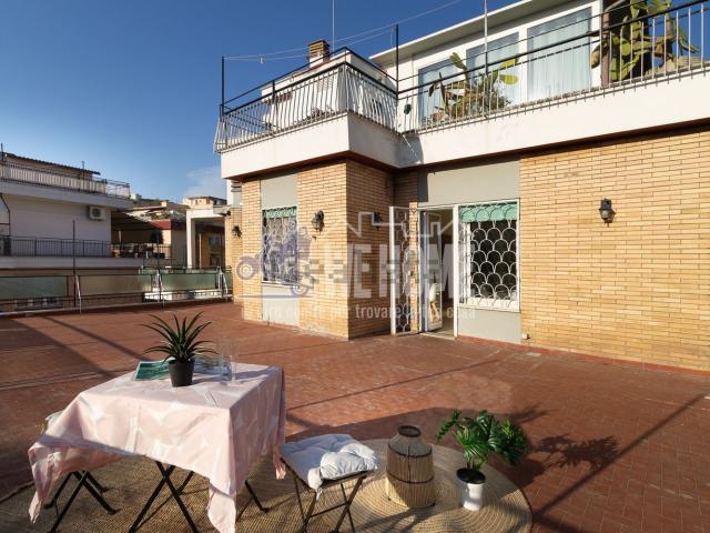 Appartamento in vendita di 156 m² in Via Giovanni de Calvi, 72
